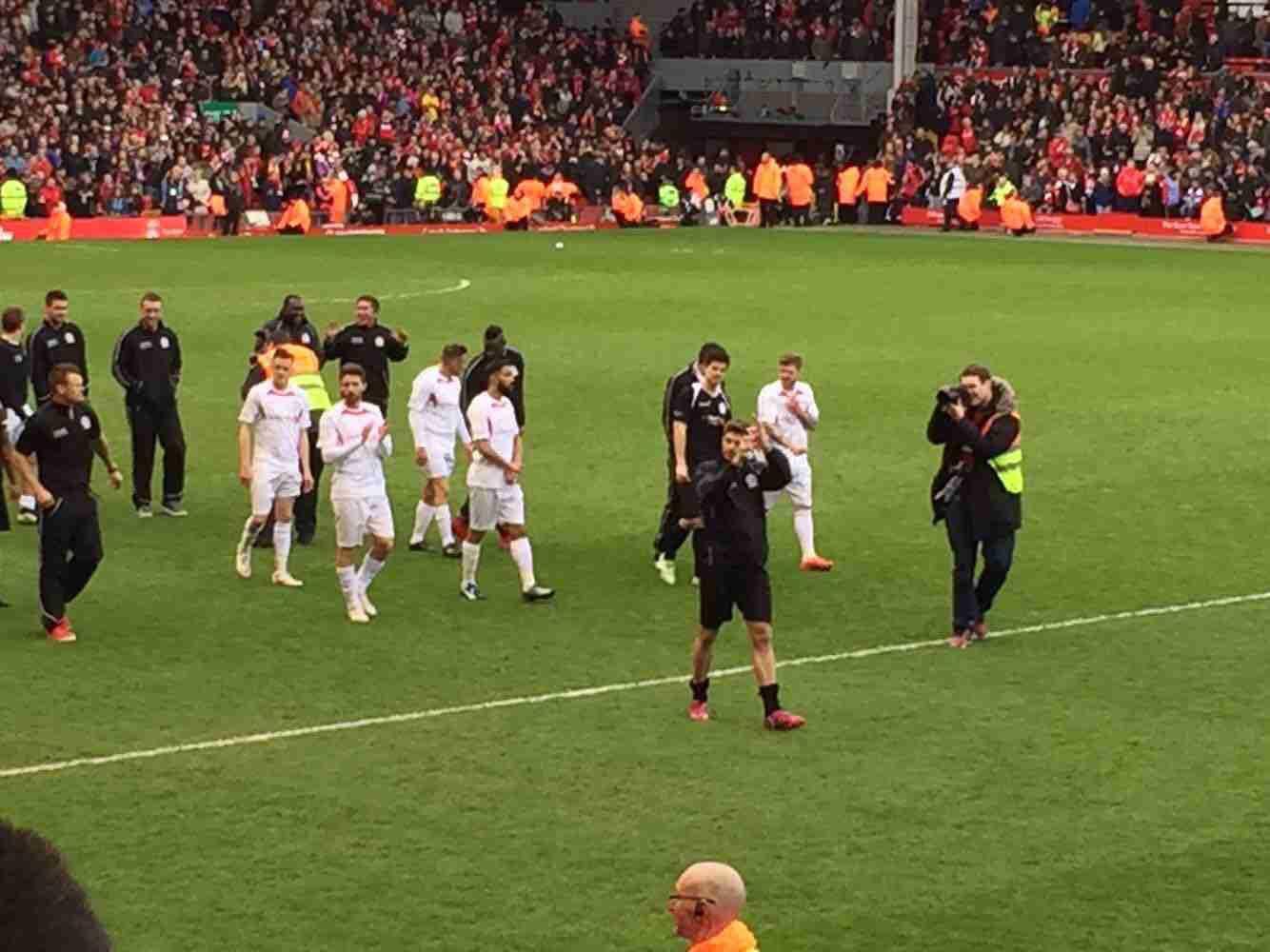 曼纳：德布劳内的受伤对我们打击很大，正在寻找合适的替代者（曼纳：德布劳内伤停重创球队，我们正物色合适替代者）