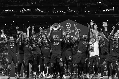 足球西甲豪门迎来连胜，状态回暖（西甲豪门重返胜轨，状态复苏）