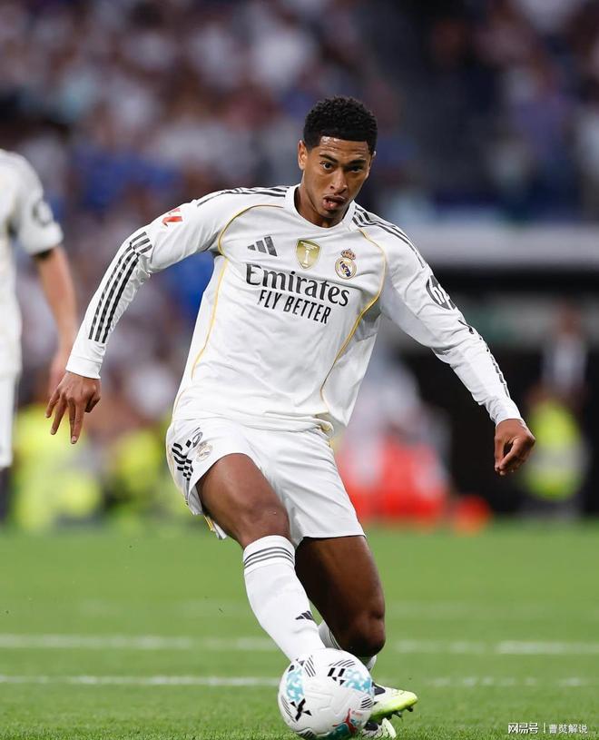 欧冠精彩进球回顾：梅西助攻亮点,（欧冠经典进球盘点：梅西助攻成焦点）