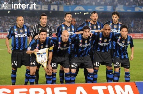 胡明轩拿下26分错失绝杀，澳大利亚全队安慰胡明轩（砍下26分却绝杀不进，胡明轩赛后获澳大利亚队集体安慰）