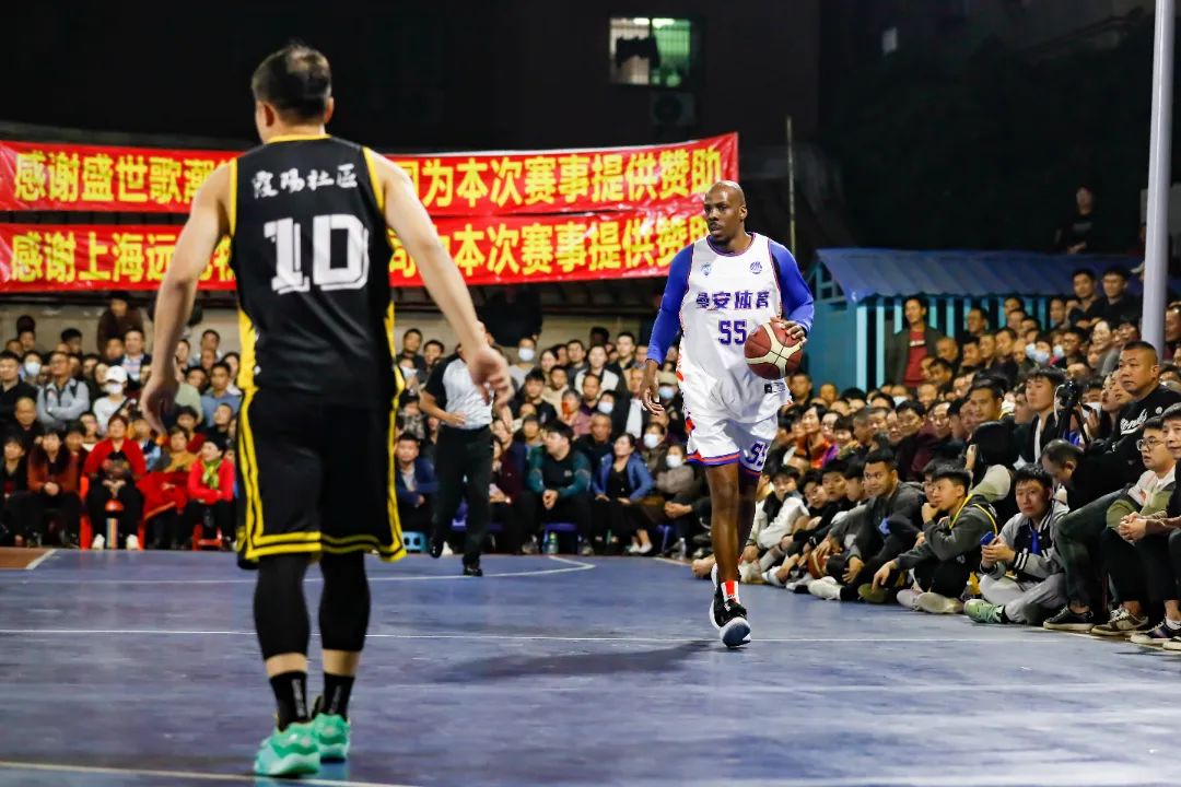 波多尔斯基：现在的拜仁踢得很有统治力；希望阿森纳英超夺冠（波多尔斯基：拜仁展现统治力，盼阿森纳问鼎英超）