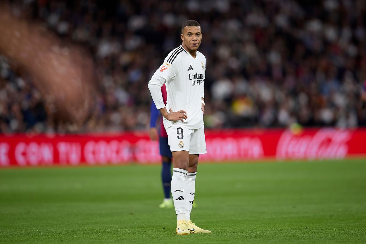 官方：沃尔夫斯堡体育总监申齐洛茨离任（沃尔夫斯堡官宣：体育总监申齐洛茨卸任）