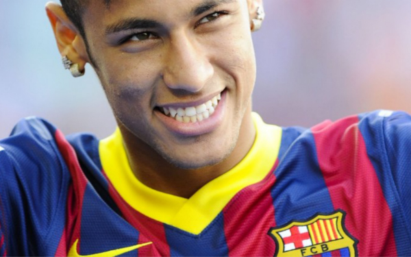 英超：曼联客场2-1击败莱斯特城（英超：曼联客场2比1力克莱斯特城）