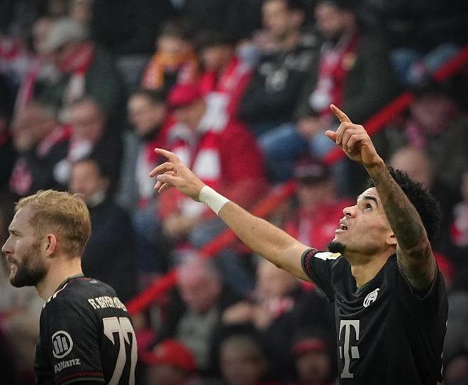 八村塁：看到浓眉身穿蓝色球衣而不是黄色，我还是会感觉奇怪（八村塁：浓眉穿蓝衣而非黄衣时，我依然觉得不习惯）