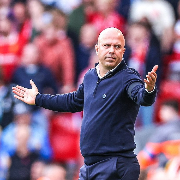 北马其顿新一期大名单：埃尔马斯领衔，英博外援阿利米在列（北马其顿公布新一期国家队名单：埃尔马斯压阵，英博外援阿利米入选）