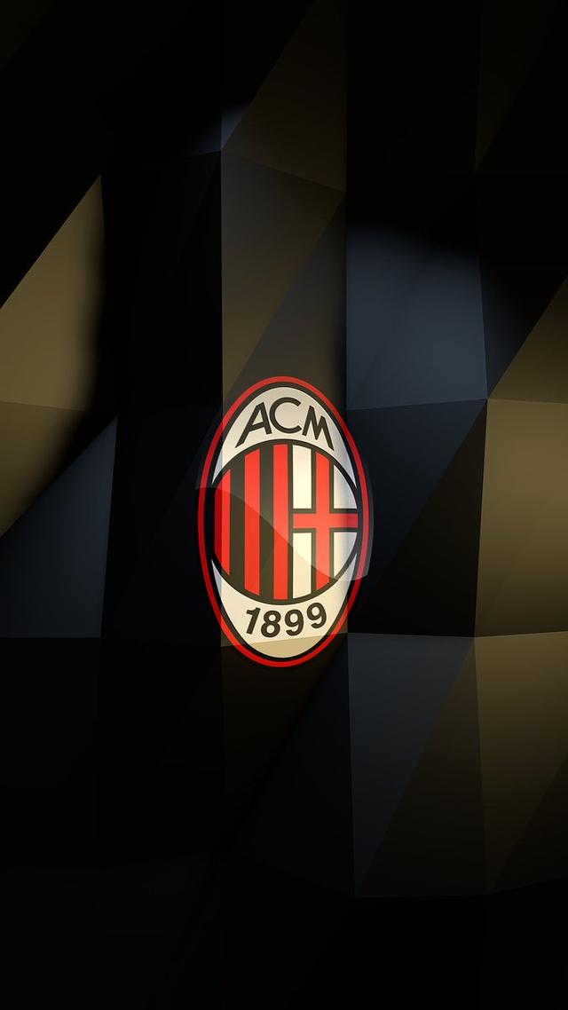 水晶宫与斯特拉斯堡赛前，维埃拉现身法国酒吧和球迷一起观战（水晶宫对阵斯特拉斯堡前，维埃拉现身法国酒吧陪球迷观赛）