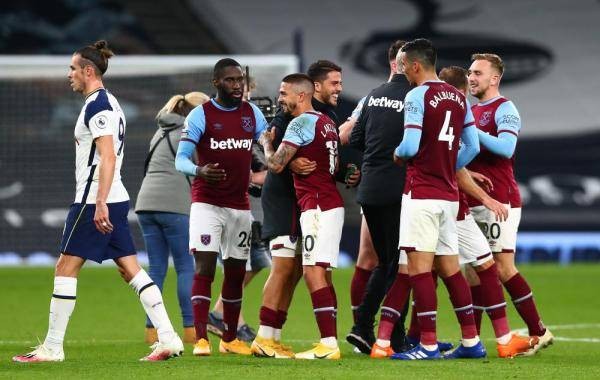 苏超夺冠后，泰州正探索开通主题旅游专列；高铁线路正在修建（苏超加冕后，泰州谋划开行主题旅游专列；高铁线路建设加速推进）