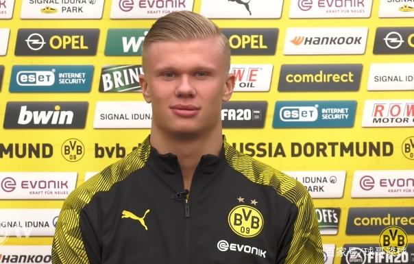 诺维奇主帅：阿杰伊很出色，尽管巴萨有兴趣但我们希望留住他（诺维奇主帅：阿杰伊表现出色，即便巴萨有意也希望将其留队）